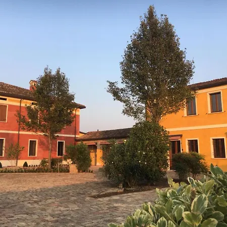 Corte Palazzo Farm stay Marcaria