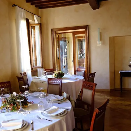 Corte Palazzo Farm stay *